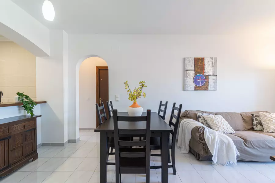 Apartament amb 3 habitacions y llicencia turística.