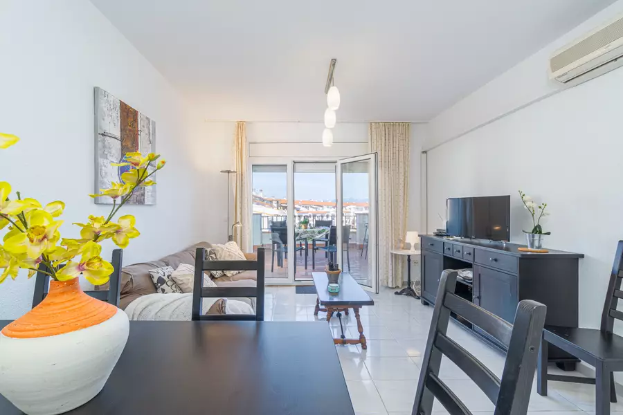 Apartament amb 3 habitacions y llicencia turística.