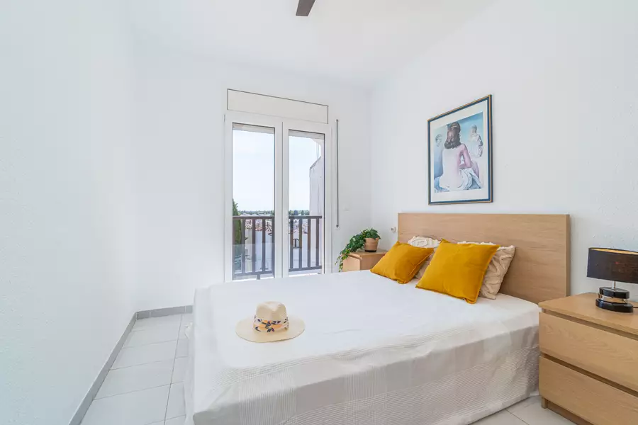 Apartament amb 3 habitacions y llicencia turística.