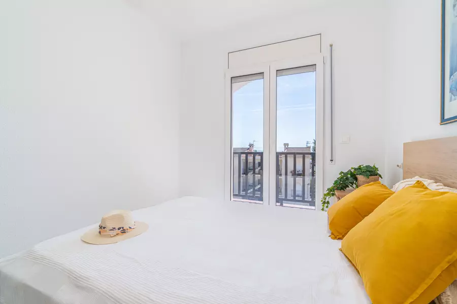 Apartament amb 3 habitacions y llicencia turística.