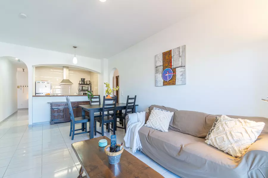 Apartament amb 3 habitacions y llicencia turística.