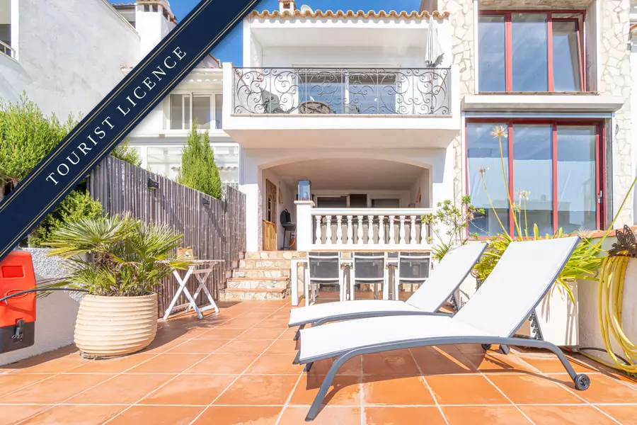Belle maison avec licence touristique et amarrage privé – sud et plage à pied.