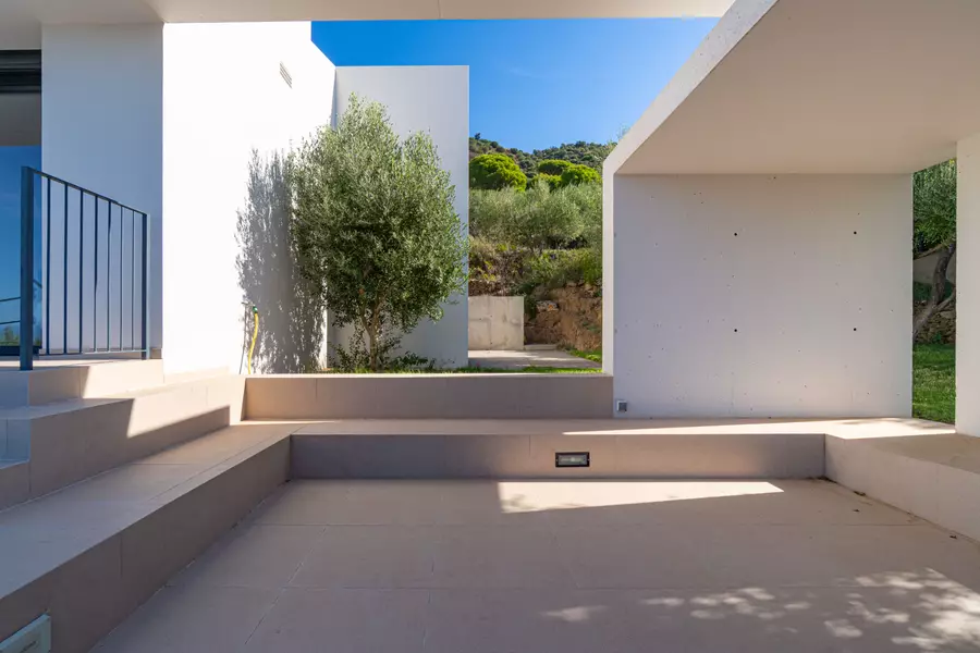Exklusives Haus mit viel Privatsphäre und Panoramablick.