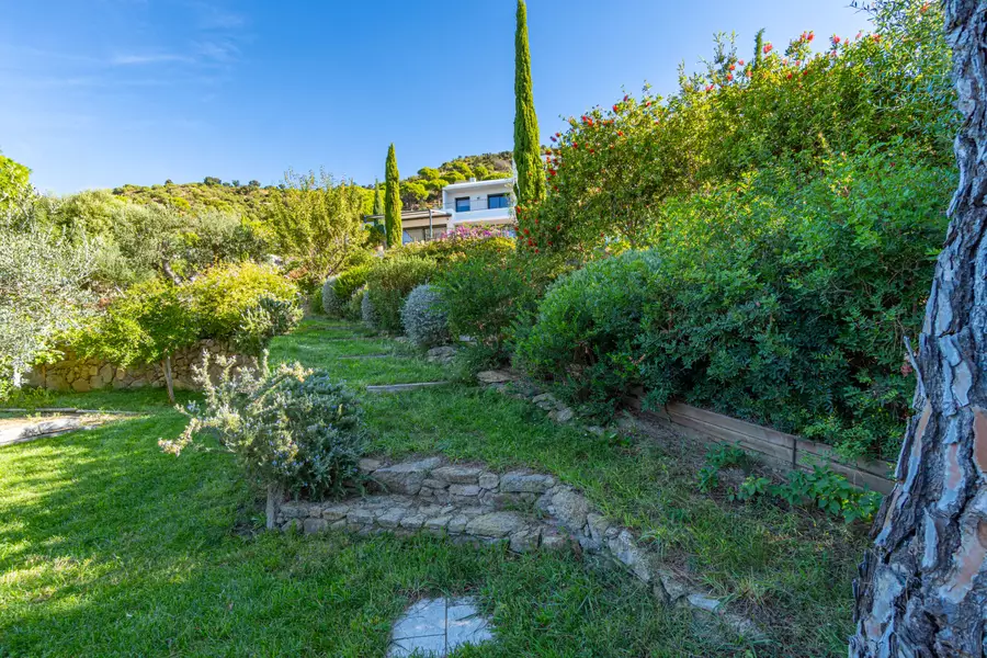 Exklusives Haus mit viel Privatsphäre und Panoramablick.