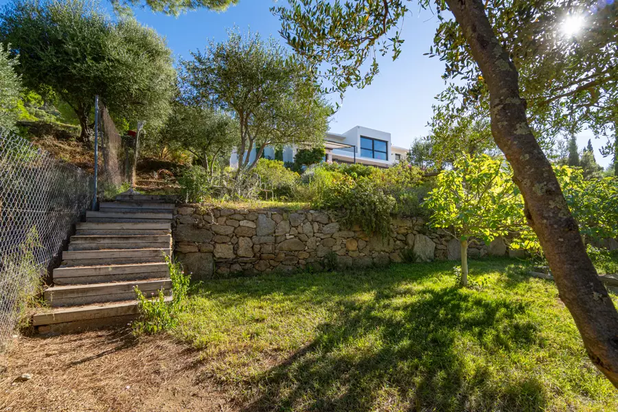 Exklusives Haus mit viel Privatsphäre und Panoramablick.