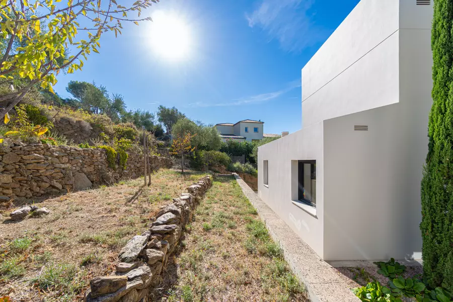Exklusives Haus mit viel Privatsphäre und Panoramablick.