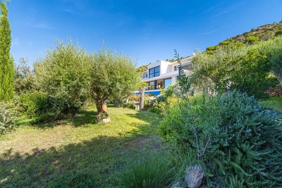 Exklusives Haus mit viel Privatsphäre und Panoramablick.