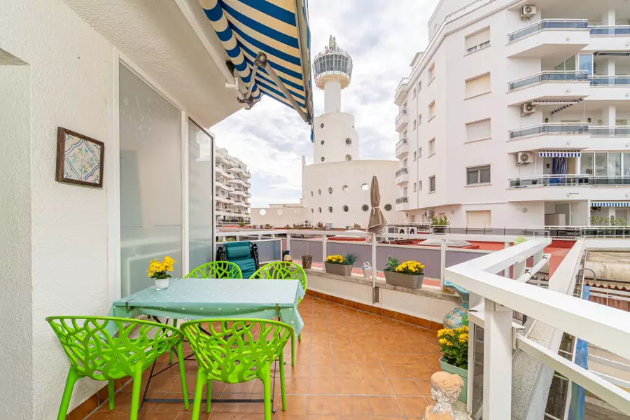 Charming studio with views of the Nautical Club – Empuriabrava