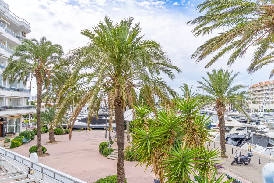 Charming studio with views of the Nautical Club – Empuriabrava