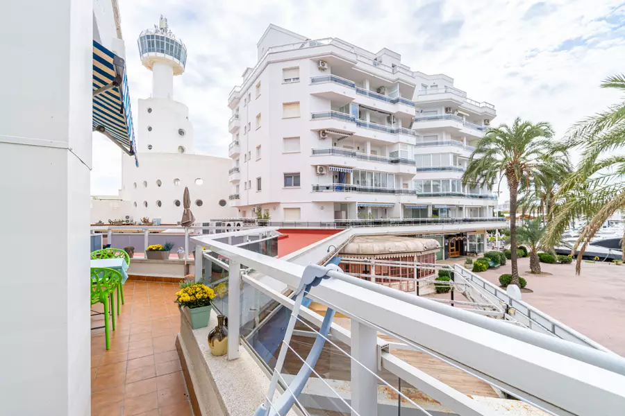 Charming studio with views of the Nautical Club – Empuriabrava