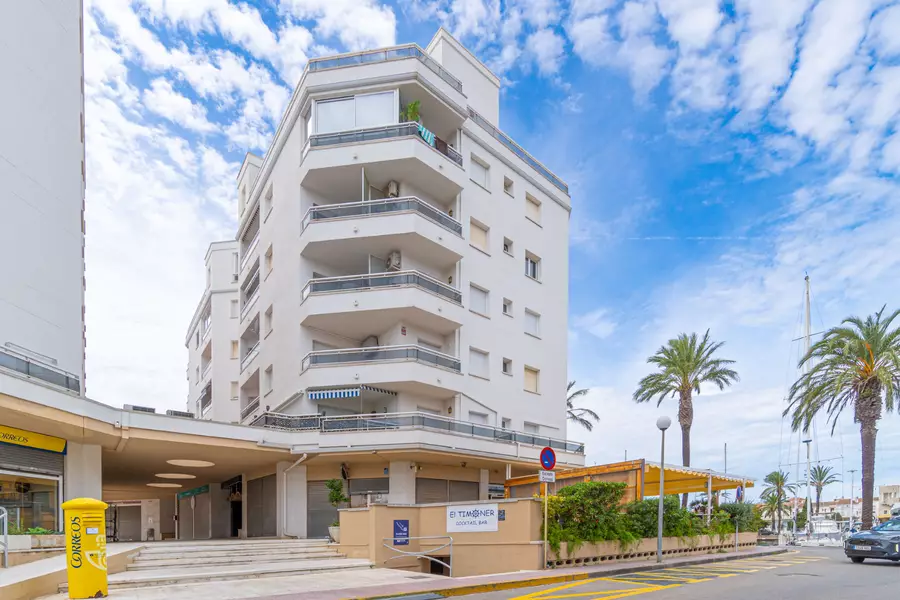 Charming studio with views of the Nautical Club – Empuriabrava