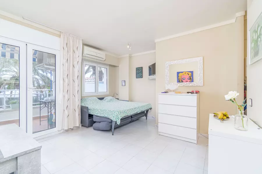 Charming studio with views of the Nautical Club – Empuriabrava