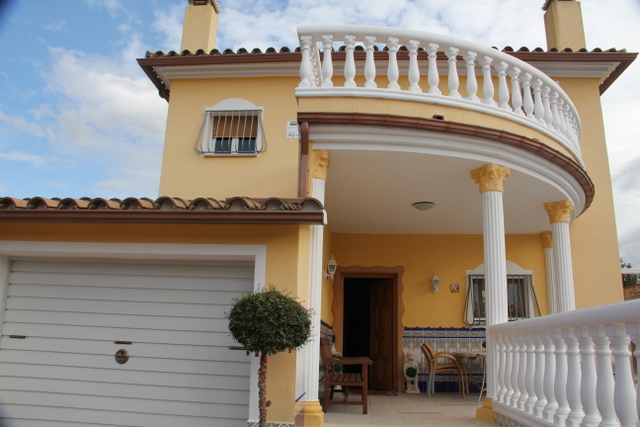 Empuriabrava, house for sale in the quiet urbanization of Mas Nou