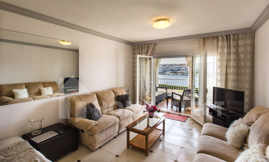 OPPORTUNITY! Fantastic apartment in the best community of Empuriabrava